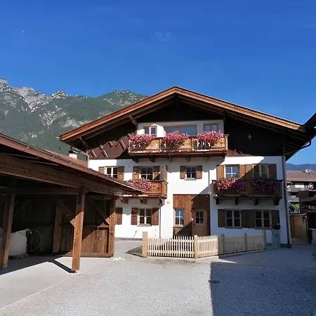 Alpspitz Apartment *